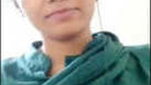 Indian babe flaunts her big boobs and tight pussy