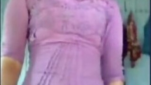 Beautiful girl come and show pussy