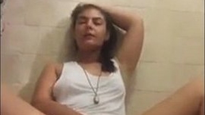 Punjabi girl's vagina filled with semen in a hot video