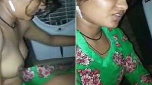 Indian diva shows what she has under her XXX sari before fan