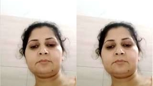 Horny bhabhi captures her nude beauty in exclusive selfie