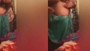 Mallu Aunty Nude Show And Boob Pressing By Hubby