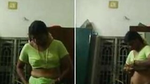 Desi woman likes to film XXX videos where she takes off clothes