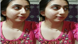 Pakistani beauty flaunts her big boobs in exclusive video