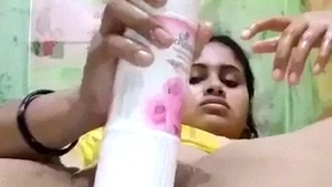 Curvy Desi indulges in self-pleasure with a bottle of air freshener