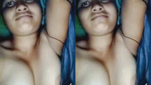 Exclusive video of a stunning Indian girl in the nude
