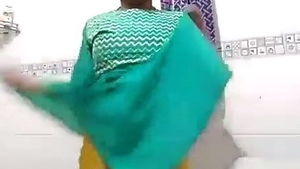 Tamil girl's solo masturbation in Chennai