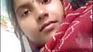 Indian bhabhi flaunts her bare body in front of the camera