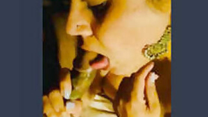 Sexy Bhabi Giving hot Blowjob