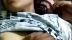 Desi girl fucking her ass with her lover